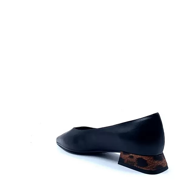 images/uploads/1760/thumb_vienna2-negro leopardo-30530-gynaikeia-gova-desiree-belloccio.gr.webp